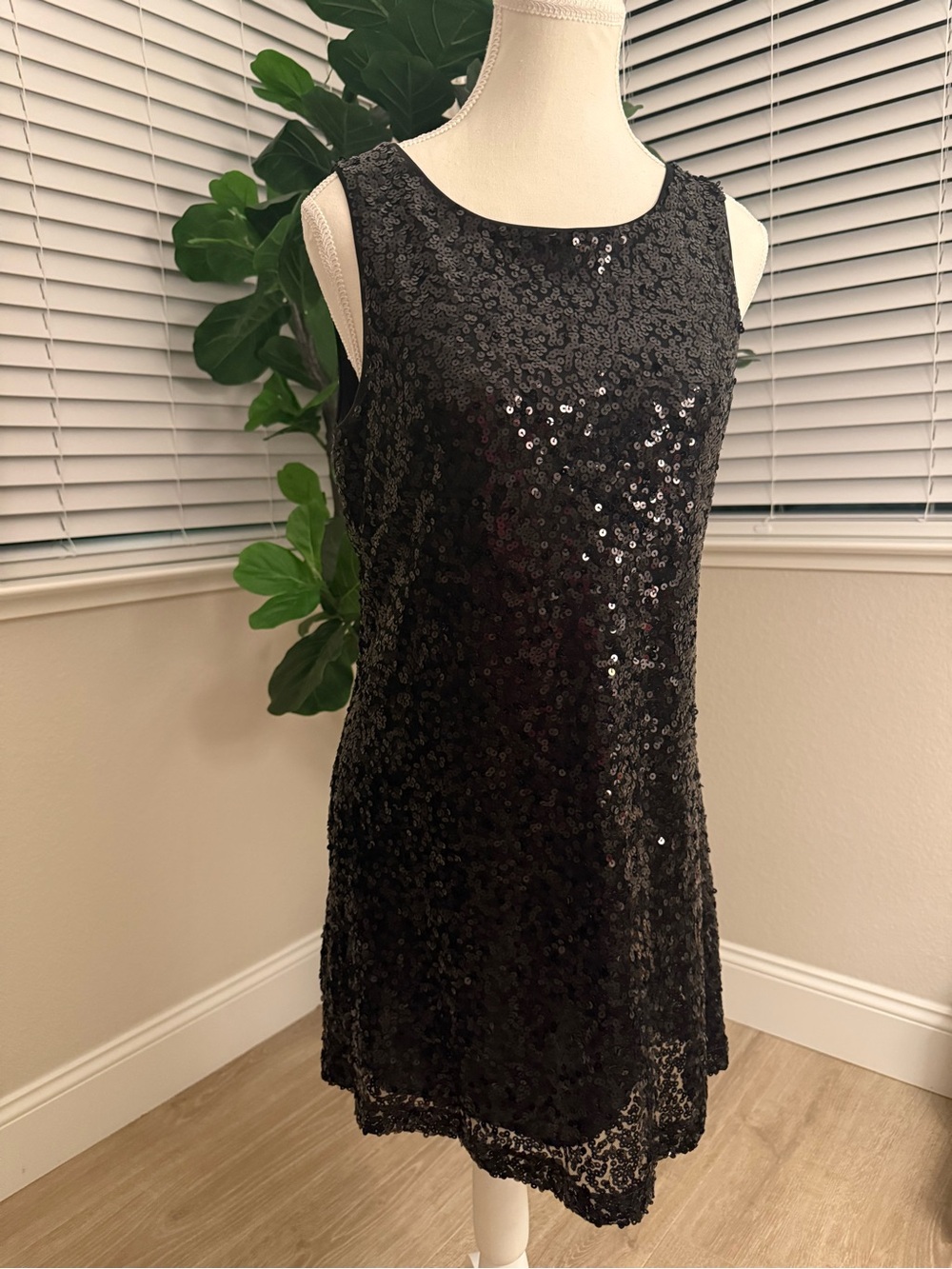 Black Sequin Sleeveless Shift Mini Dress size M